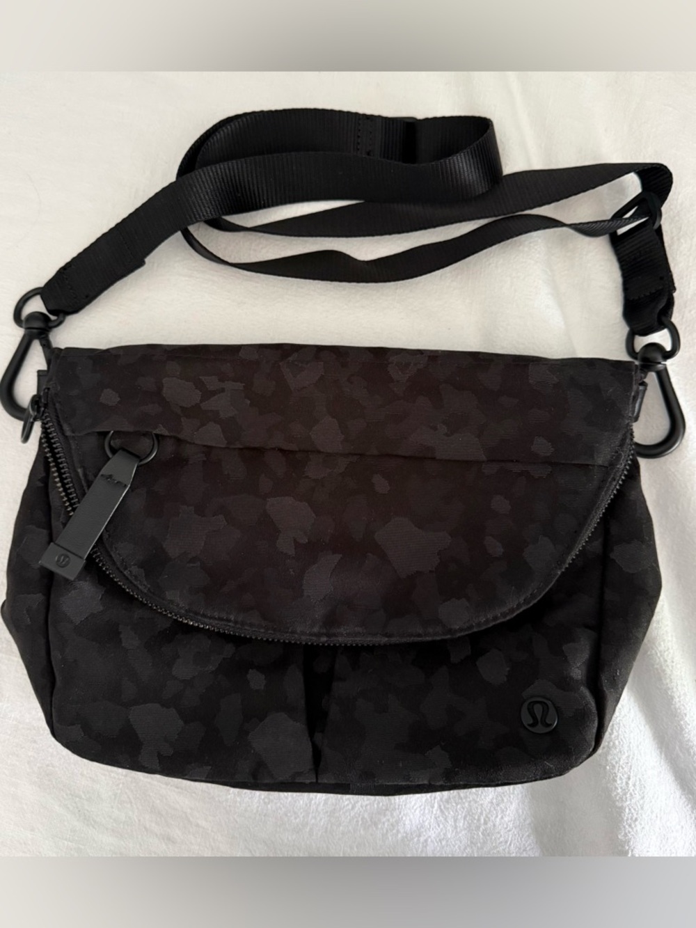 Lululemon Festival Bag 5L Camo Jacquard Black
